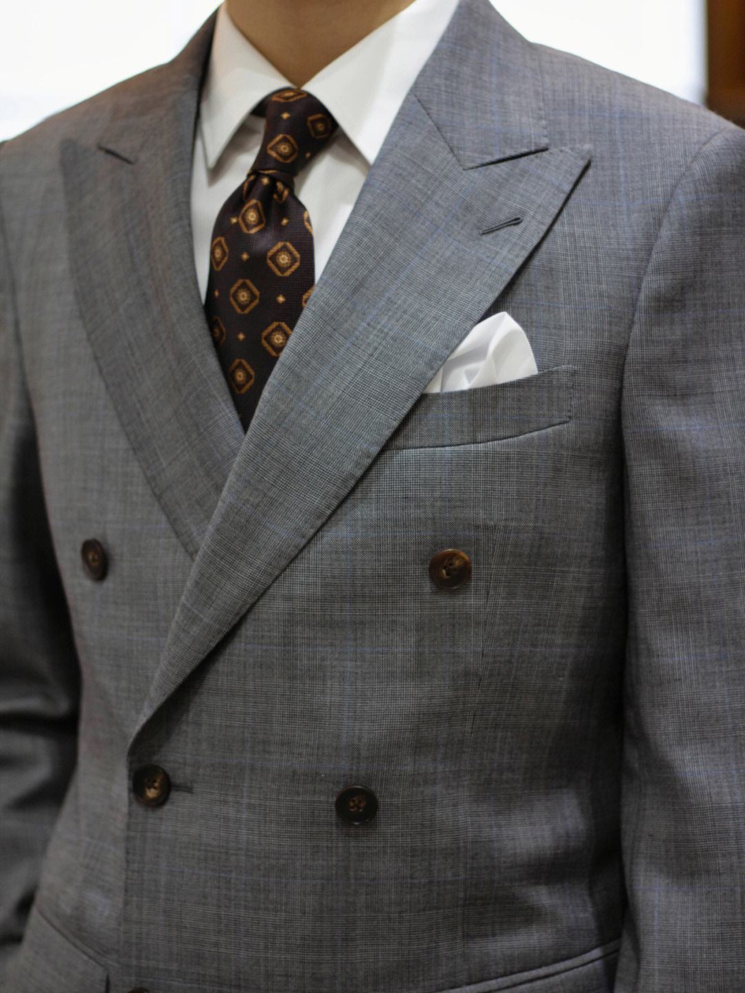 1950年代高级定制西服 1950年代高级定制西服多少钱